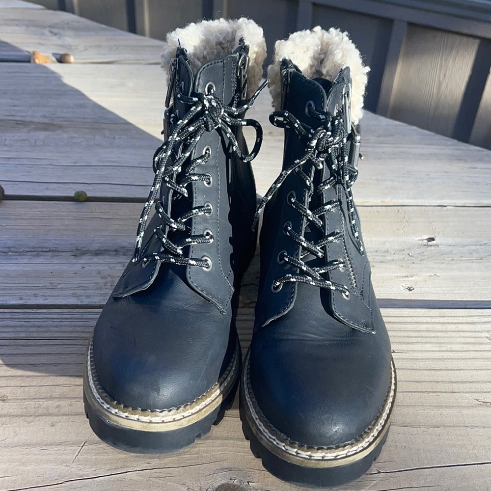 Universal Thread Black Booties